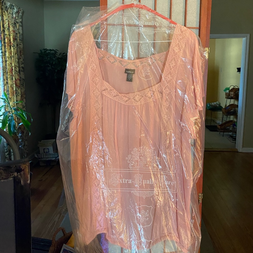Torrid 4X peach blouse worn 1 time and cleaned.